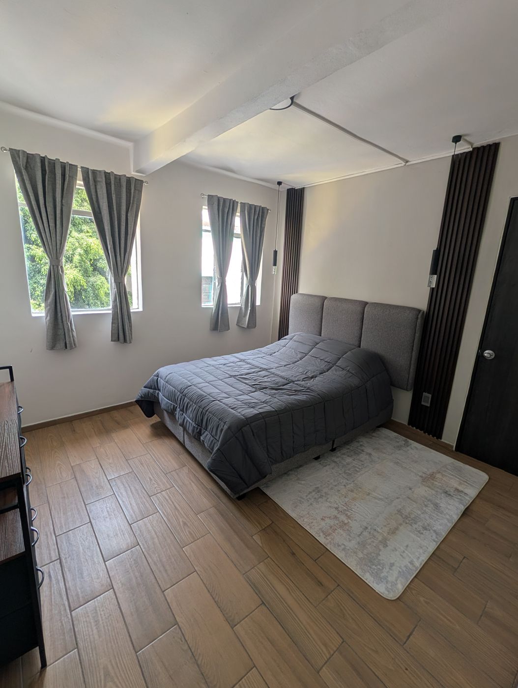 Recámara con cama matrimonial